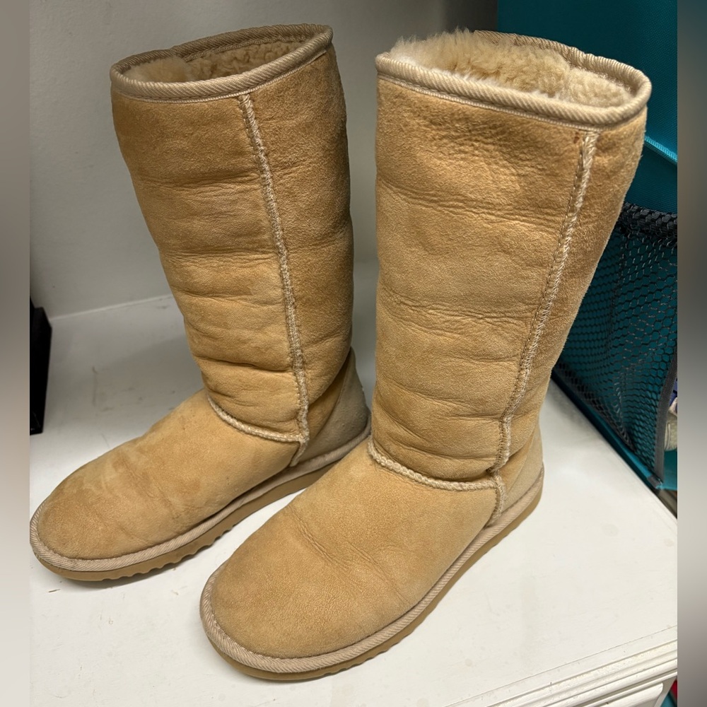 UGG Classic Tall Women’s Boot Size 6